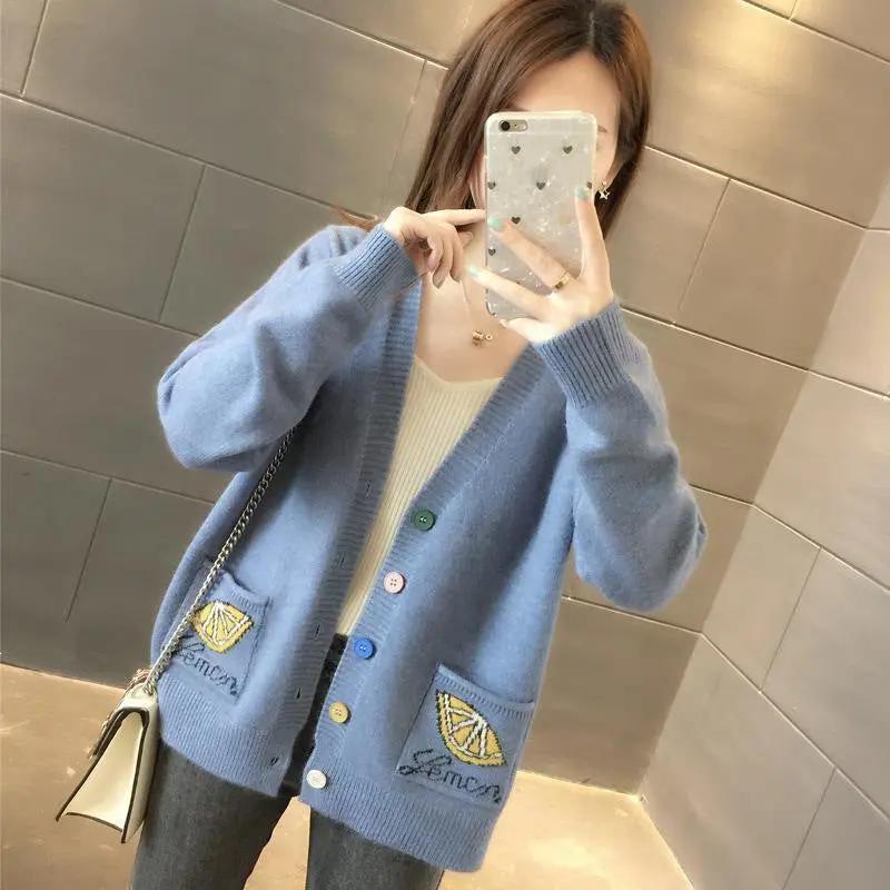 Cardigan tricoté, l'accessoire automnal par excellence Feroval